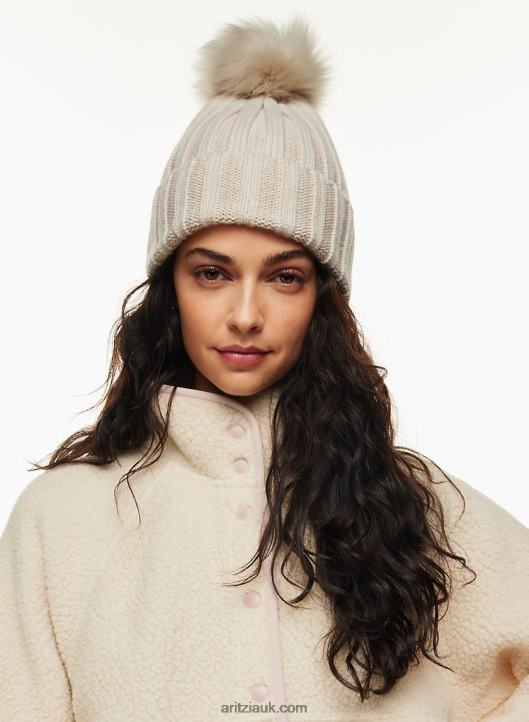 Aritzia Frosty Beanie NZX00010698 Beanie With Pom